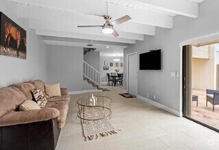 Building Photo - 1590 Shaker Cir
