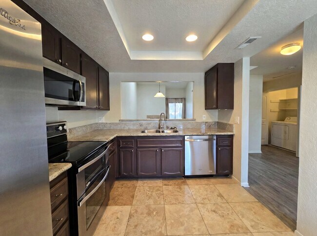 Foto del edificio - 956 Lupine Hills Dr