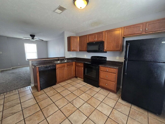 Building Photo - 812 Oak Arbor Ct