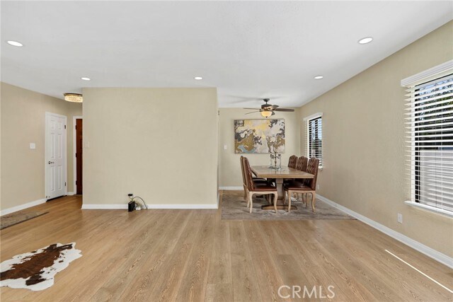 Foto del edificio - 4103 Artesia Blvd