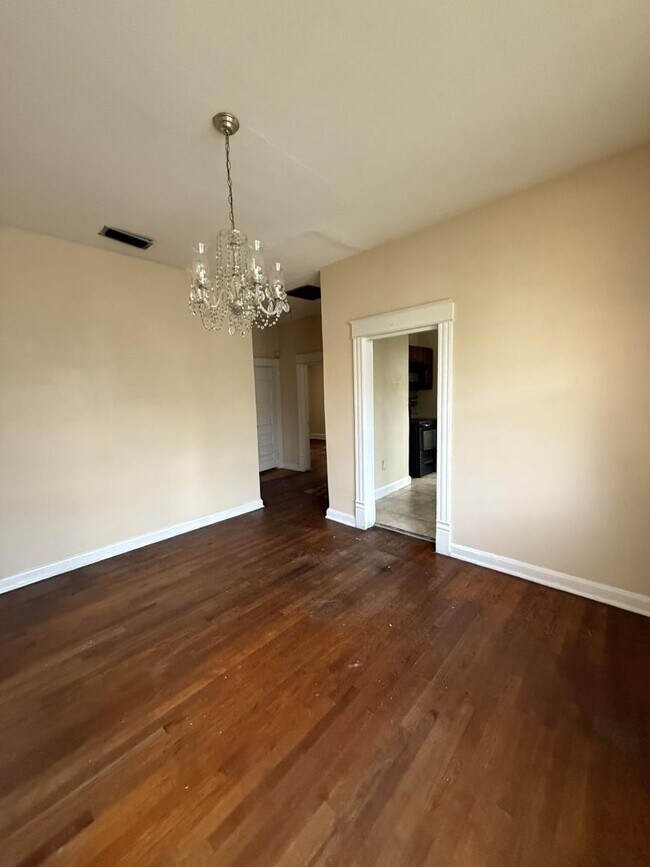 Building Photo - 3 bedroom in Jacksonville FL 32209