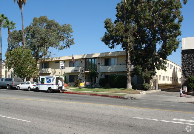 Building Photo - Oxnard Apartments