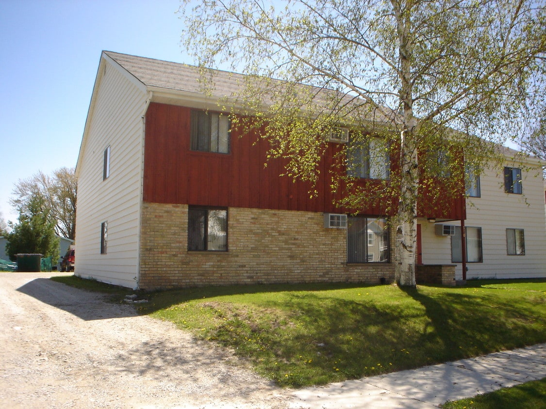 510 W Main St, Brandon, WI 53919 Apartments in Brandon, WI