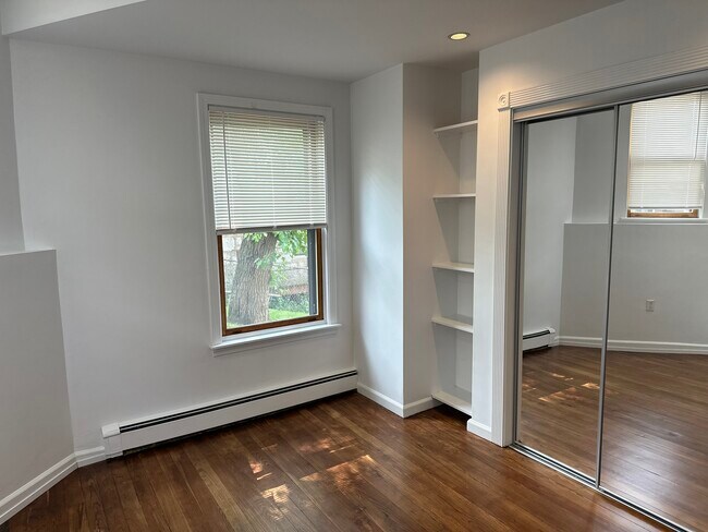 Building Photo - 83 Leyden St