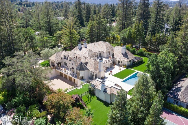 Foto del edificio - 7 br, 10 bath House - 41 Fairview Avenue