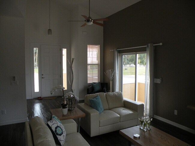 Building Photo - 10220 W Waterlander Lp