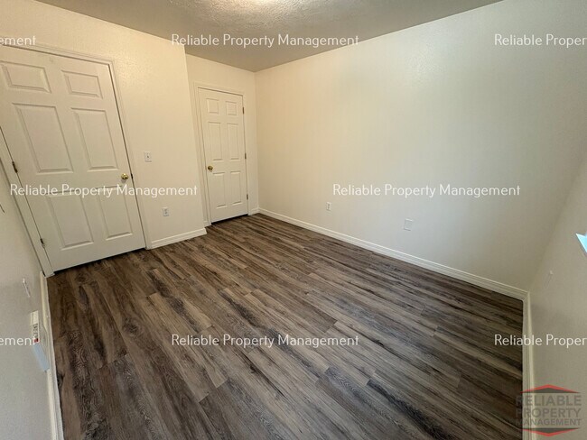 Building Photo - 2240 Meppen Dr