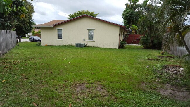 Building Photo - 4200 San Marino Blvd