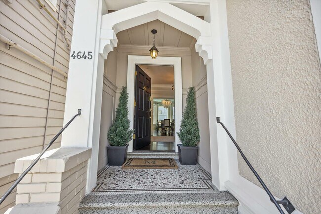 Foto del edificio - 4645 California St