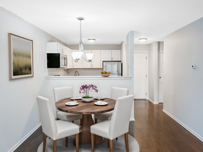 Dining with View of Kitchen - 905 Lofts