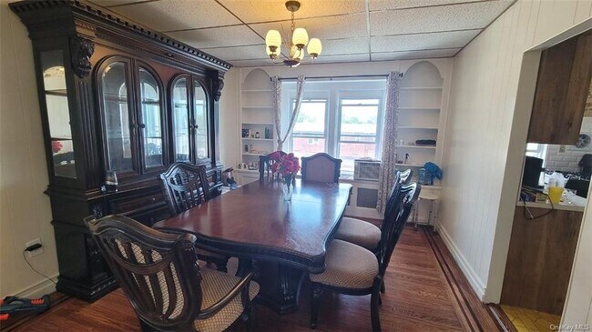 Foto del edificio - 2540 Woodhull Ave