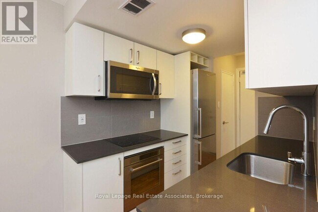 Photo du bâtiment - 99 Tyndall Ave