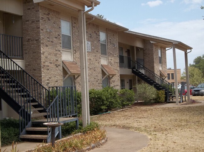 Building Photo - 701 Stadium Dr
