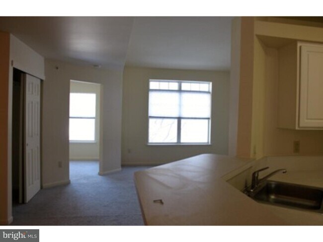 Building Photo - 412 Dresher Woods Dr