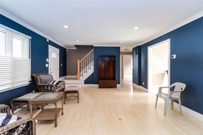 Building Photo - 2 Ridgeview Pl