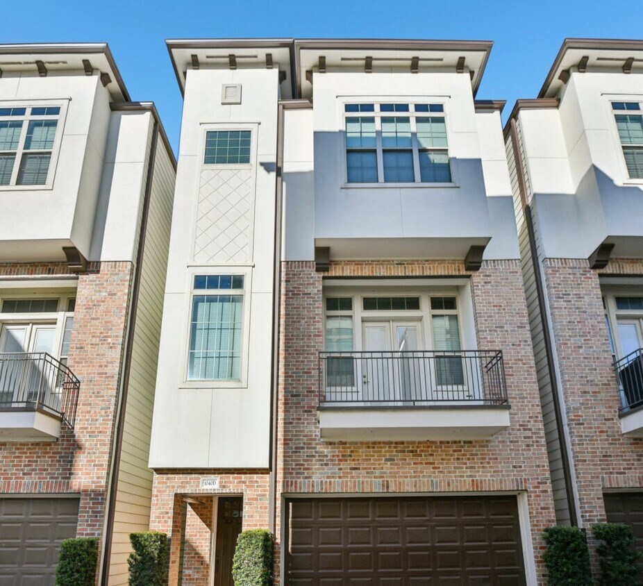 Foto principal - 1040 W 26th St