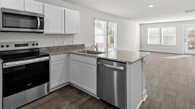 Foto del edificio - 5831 Harebell Rd