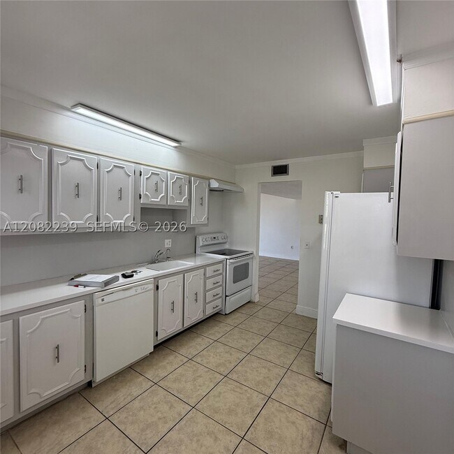 Building Photo - 2851 NE 183rd St