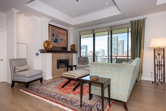 Building Photo - 55 W Delaware Pl