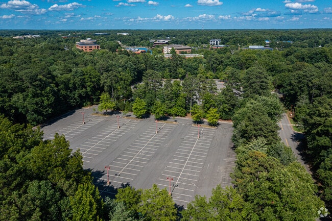 Building Photo - Innsbrook Square