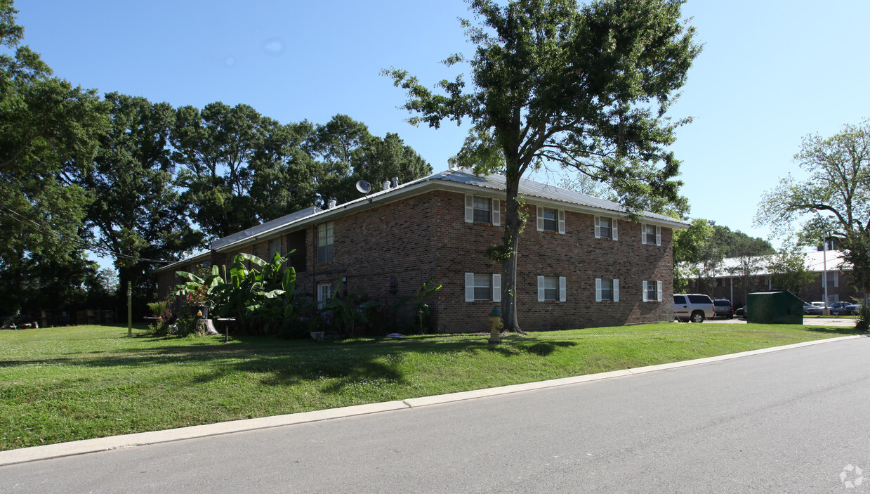 Building Photo - Fairway Apartments