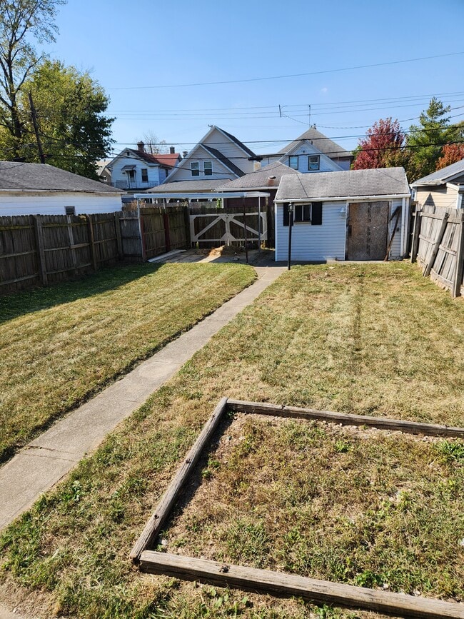Building Photo - 235 Grove Ave