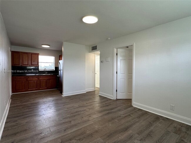 Foto del edificio - 5661 SW 36th Ct