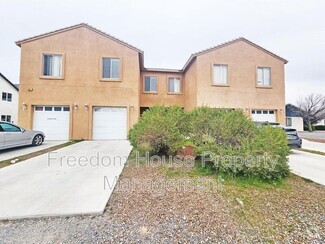 Building Photo - 1421 Star Rd
