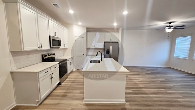 Building Photo - 3136 Marbella Cir