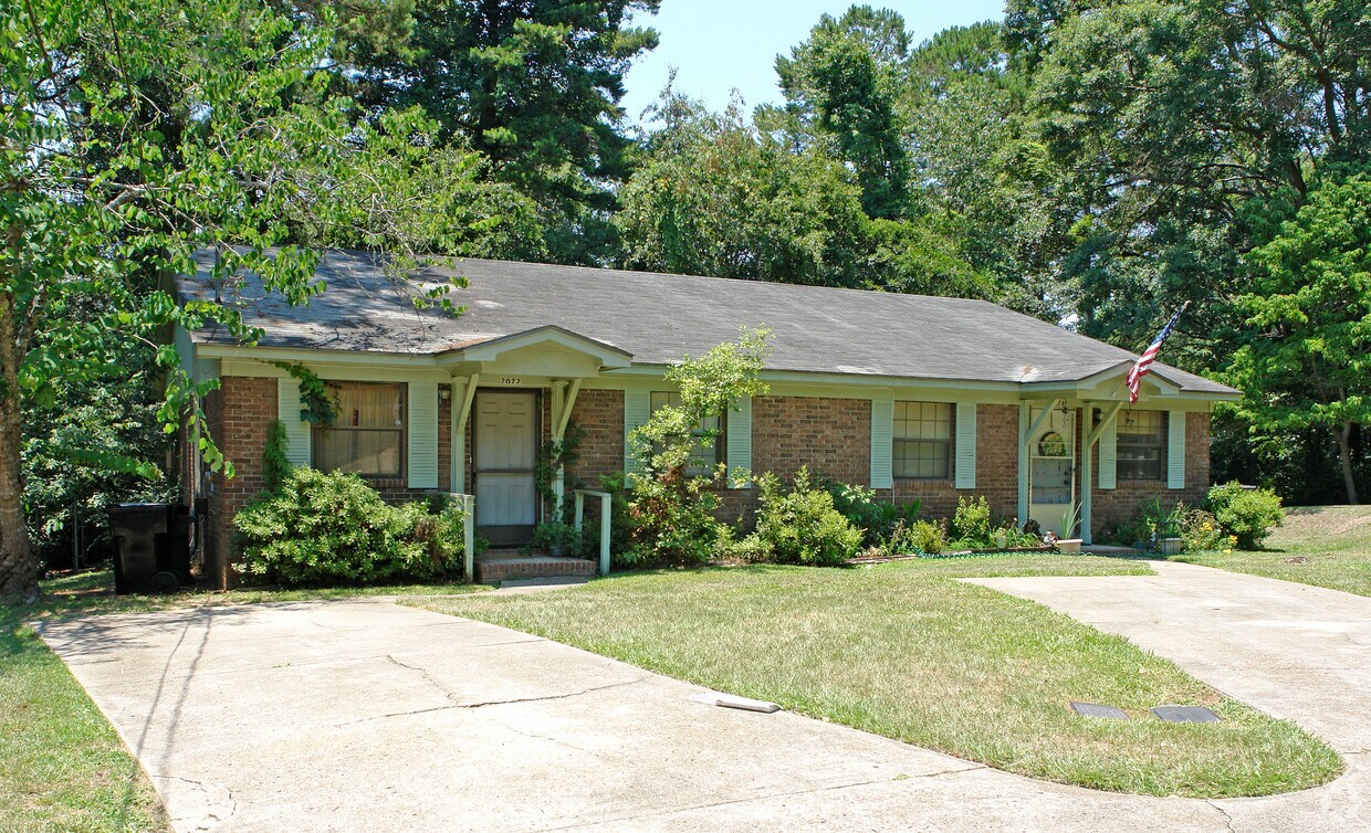 Building Photo - 2072 Pats Pl