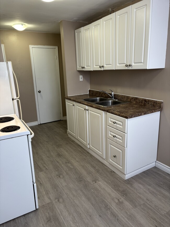 Building Photo - 206 Heiman St