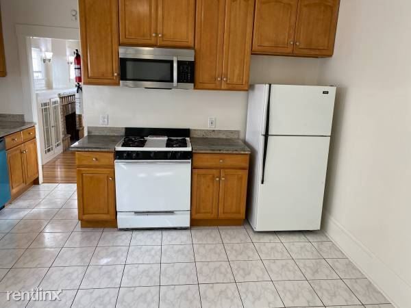 Building Photo - 1 br, 1 bath 4plex - 5716 Adeline St