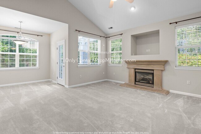 Building Photo - Elegant Condo with Dual Balconies and Spac...