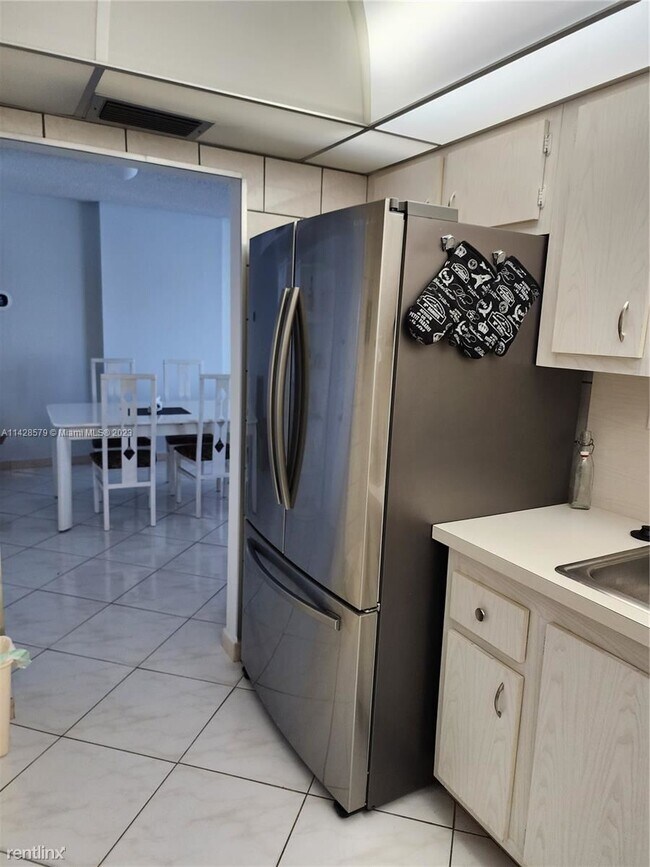 Foto del edificio - 2 br, 2 bath Condo - 525 N Ocean Blvd Apt 623