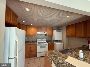 Building Photo - 1151 Golden Pond Ct