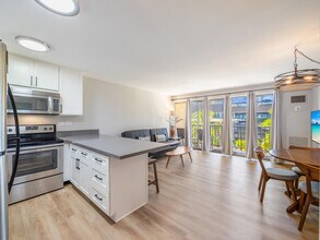 Building Photo - 2140 Kuhio Ave.