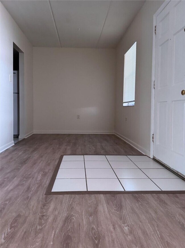 Foto del edificio - Charming 2 Bedroom 1 bath unit at Habana Park!