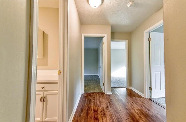 Foto del edificio - 233 Vivian Dr