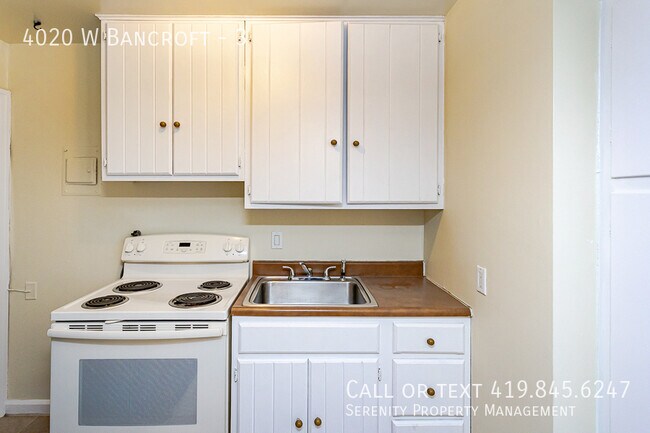 Building Photo - 4020 W Bancroft-3