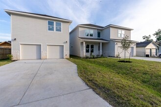 Building Photo - 6006 Jerrycrest Dr