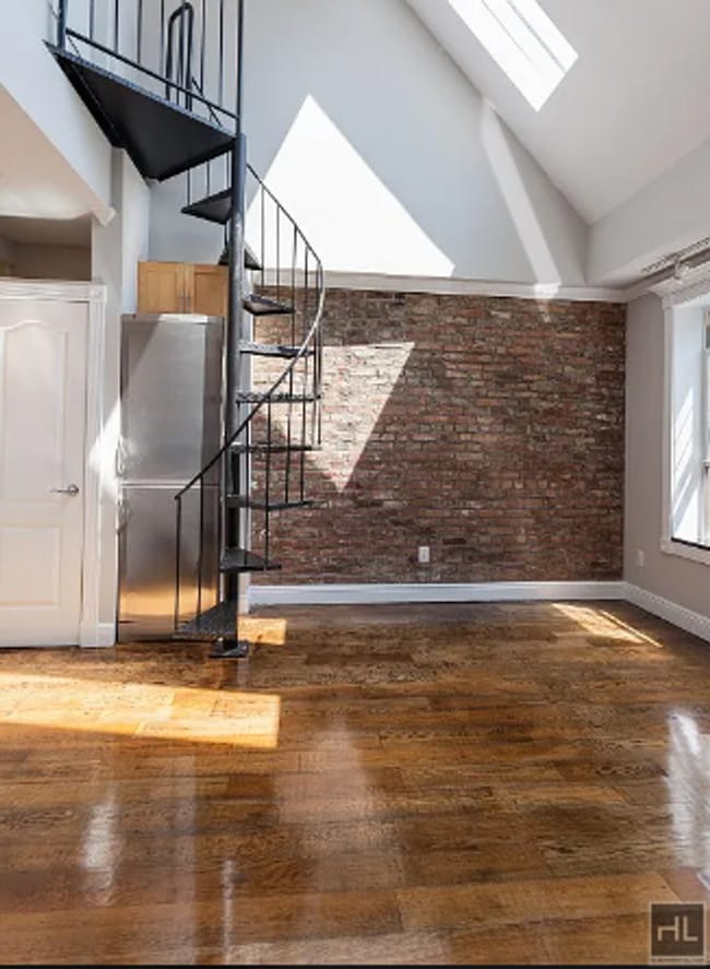 Building Photo - SUNNY West 21st Street True 1 Bedroom