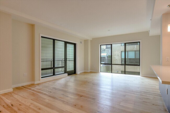 Foto del edificio - 1731 Powell St