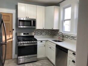 Building Photo - 260 Academy Ave