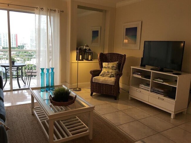 Foto del edificio - 400 Kings Point Dr