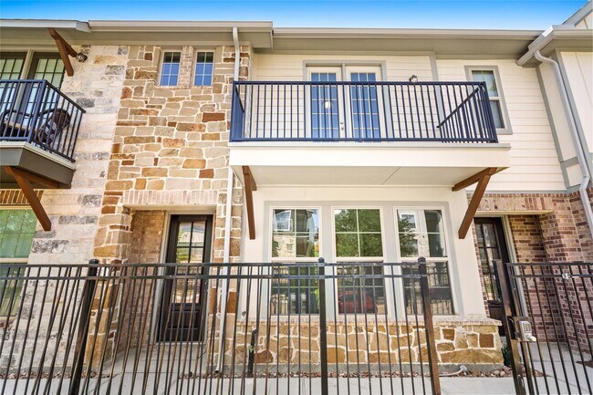 Building Photo - 9521 Towne Lake Pkwy