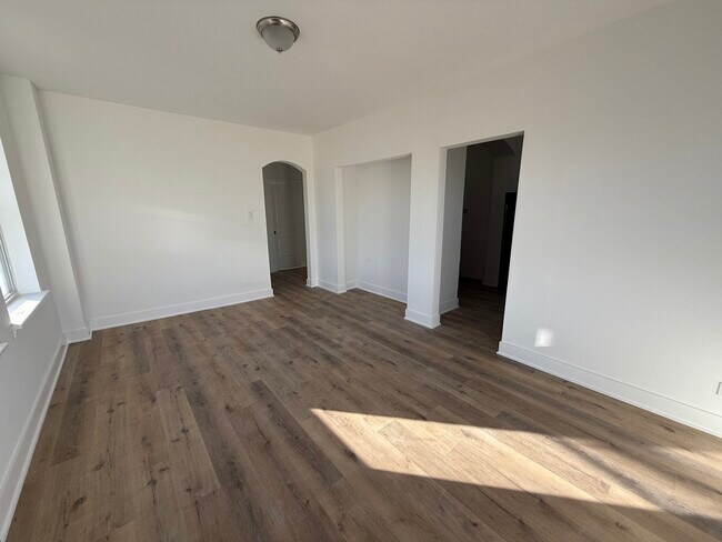 Foto del edificio - 6930 N Greenview Ave