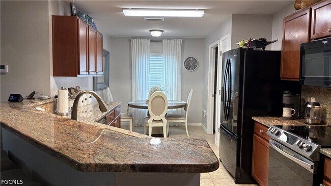 Building Photo - 157 Shadow Lakes Dr