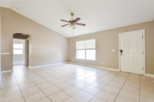 Building Photo - 713 Willow Run St