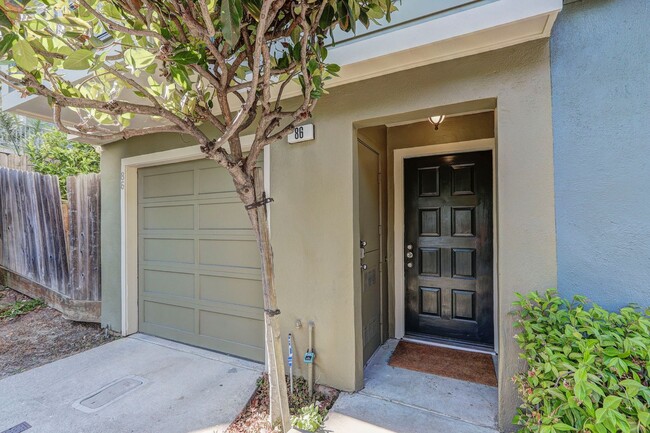 Foto del edificio - 2 Bed / 1 Bath townhome in sunny Potrero H...