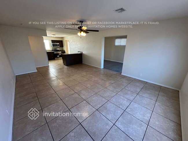 Foto del edificio - 3725 E Sheridan St